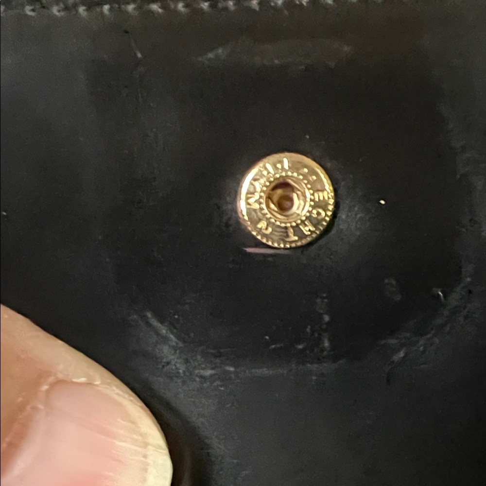 GUCCI Vintage Black Leather Wallet - Picture 8 of 8